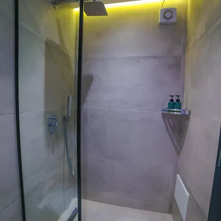 Matisse No18 - With Parking * Tirana