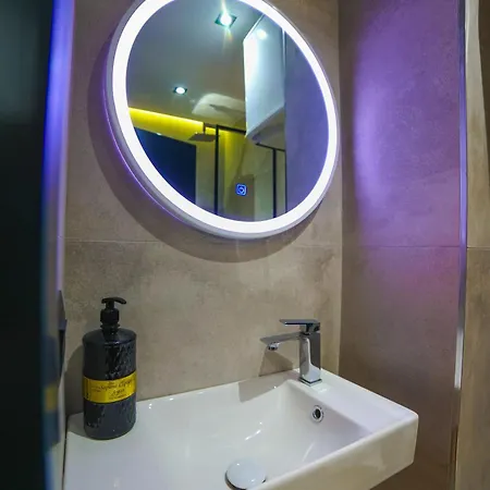 Matisse No18 - With Parking * Tirana