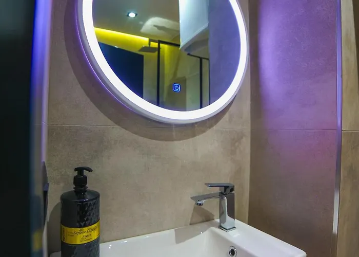 Matisse No18 - With Parking * Tirana